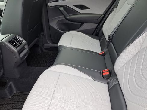 New 2026 Volkswagen Tiguan SE R-Line FWD image 19