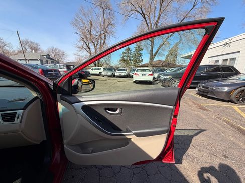 Used 2016 Hyundai Elantra GT FWD image 22