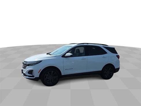 Certified 2023 Chevrolet Equinox RS w/ LPO, Floor Liner Package image 5