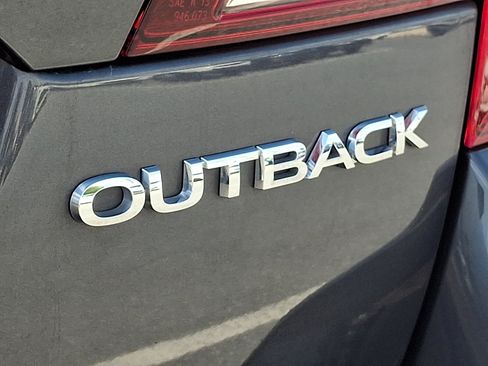 Used 2018 Subaru Outback 2.5i Limited AWD/4WD image 34