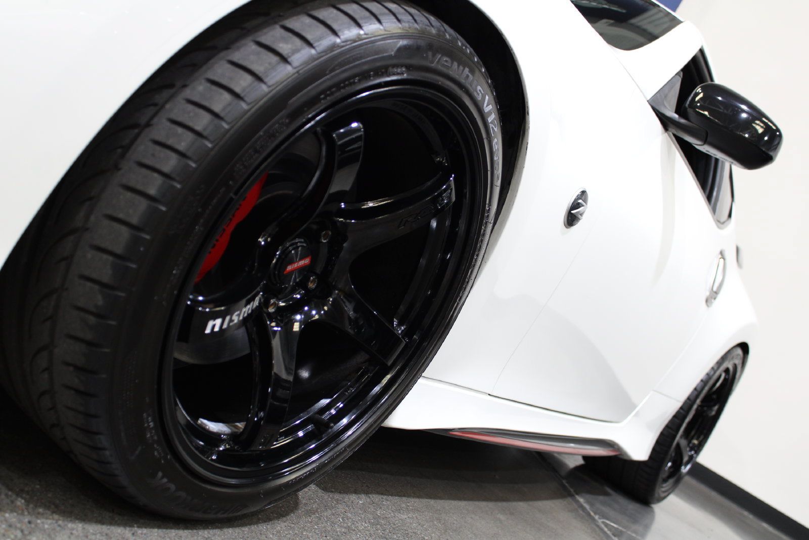 Used 2019 Nissan 370Z NISMO RWD image 8