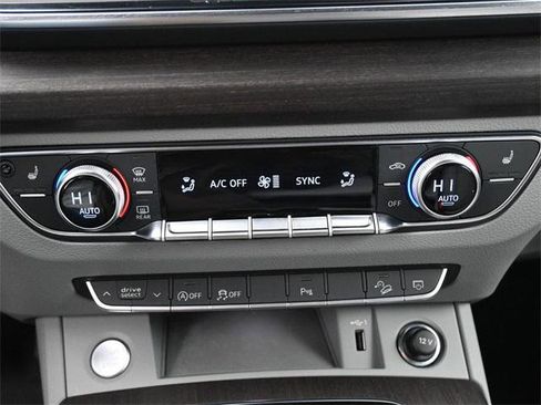 Used 2023 Audi Q5 2.0T Premium w/ Convenience Package image 23