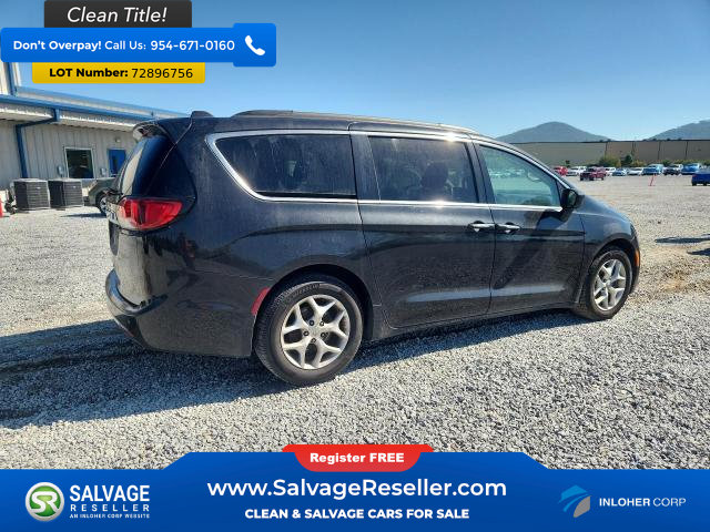 Used 2018 Chrysler Pacifica Touring Plus w/ Tire & Wheel Group FWD image 4