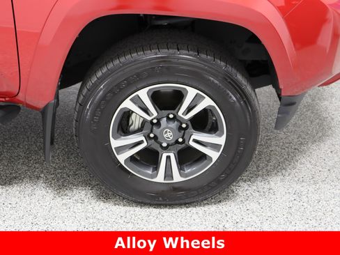 Certified 2019 Toyota Tacoma TRD Sport image 5