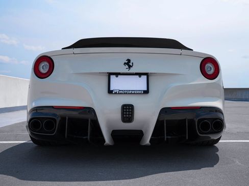 Used 2015 Ferrari F12 Berlinetta RWD image 19