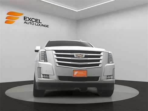 Used 2018 Cadillac Escalade Luxury image 43