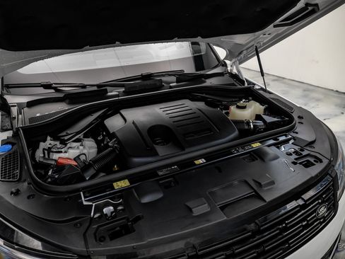 Used 2025 Land Rover Range Rover Sport Dynamic SE image 84