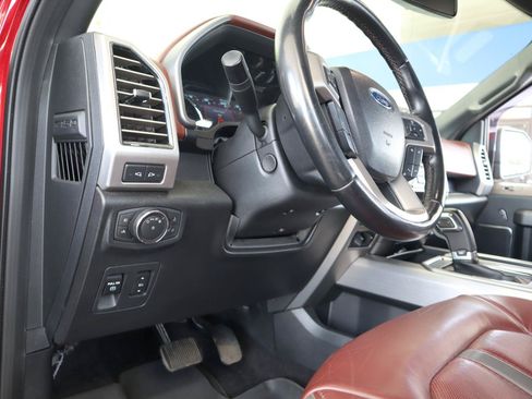 Used 2019 Ford F150 Platinum w/ Equipment Group 701A Luxury AWD/4WD image 44