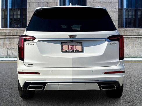 Used 2024 Cadillac XT6 Luxury w/ LPO, Floor Liner Package image 4