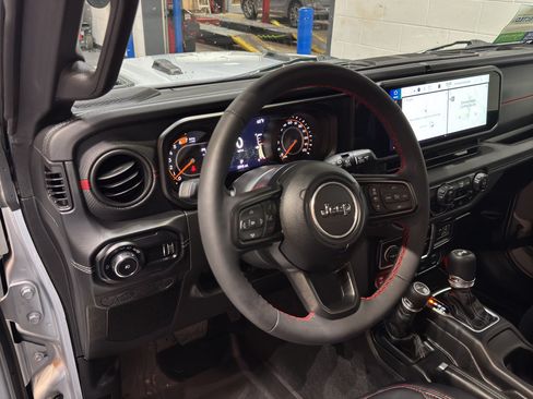 Used 2024 Jeep Wrangler Unlimited Rubicon w/ Safety Group AWD/4WD image 16