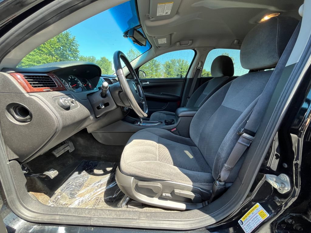 Used 2011 Chevrolet Impala LT FWD image 11