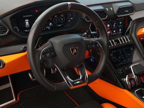 Used 2022 Lamborghini Urus AWD/4WD image 14