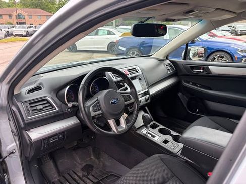 Used 2017 Subaru Outback 2.5i Premium AWD/4WD image 4