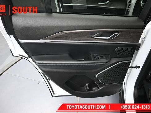 Used 2022 Jeep Grand Cherokee Limited 4xe AWD/4WD image 29