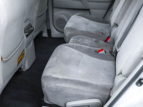 Used 2013 Toyota Highlander Plus w/ Cold Weather Pkg image 14