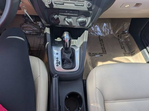 Used 2014 Volkswagen Jetta SE FWD image 13