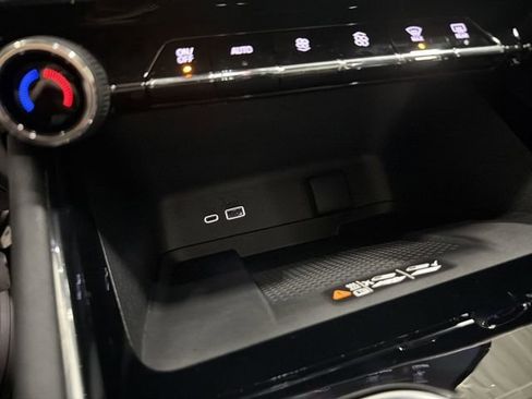 New 2026 Chevrolet Traverse RS w/ LPO, Floor Liner Package image 32