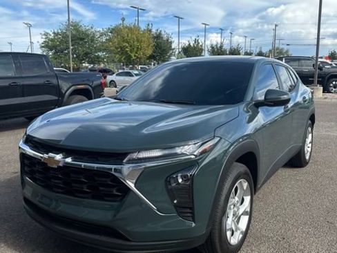 Used 2026 Chevrolet Trax LS w/ LS Convenience Package FWD image 1