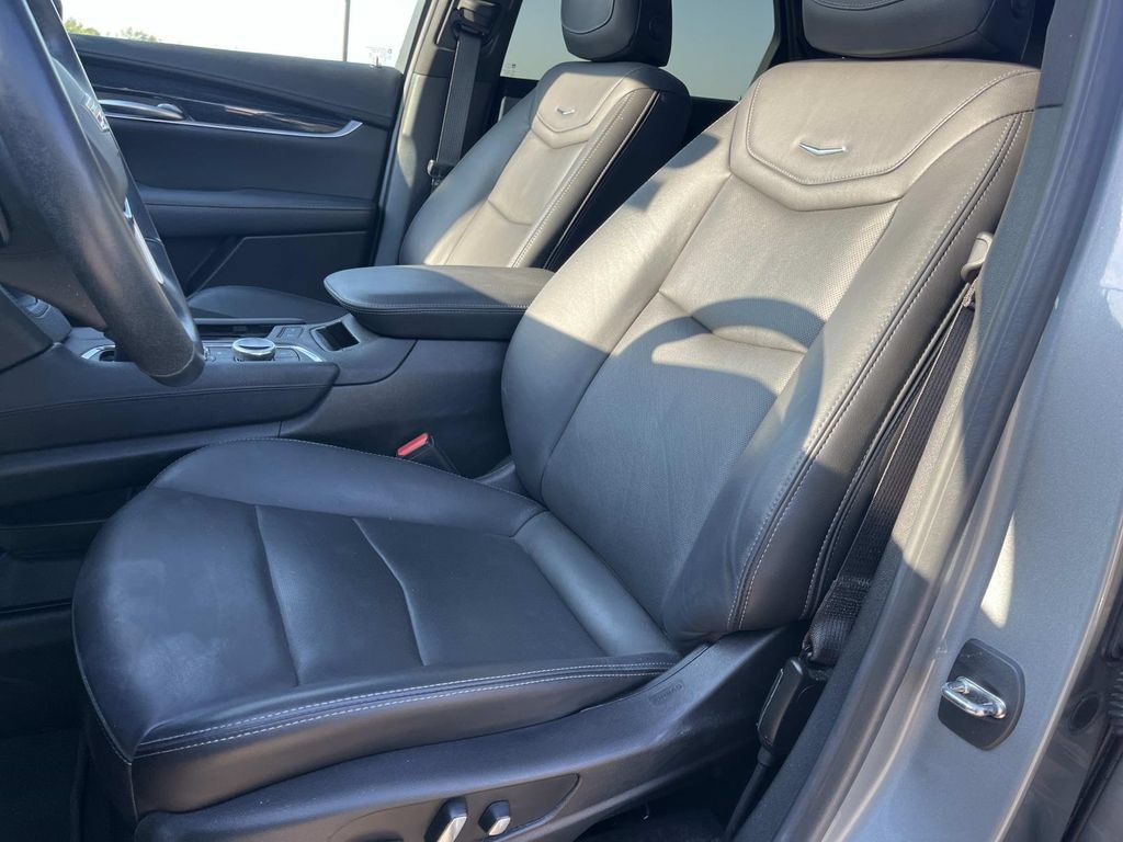 Certified 2023 Cadillac XT5 Premium Luxury w/ Technology Package FWD image 36