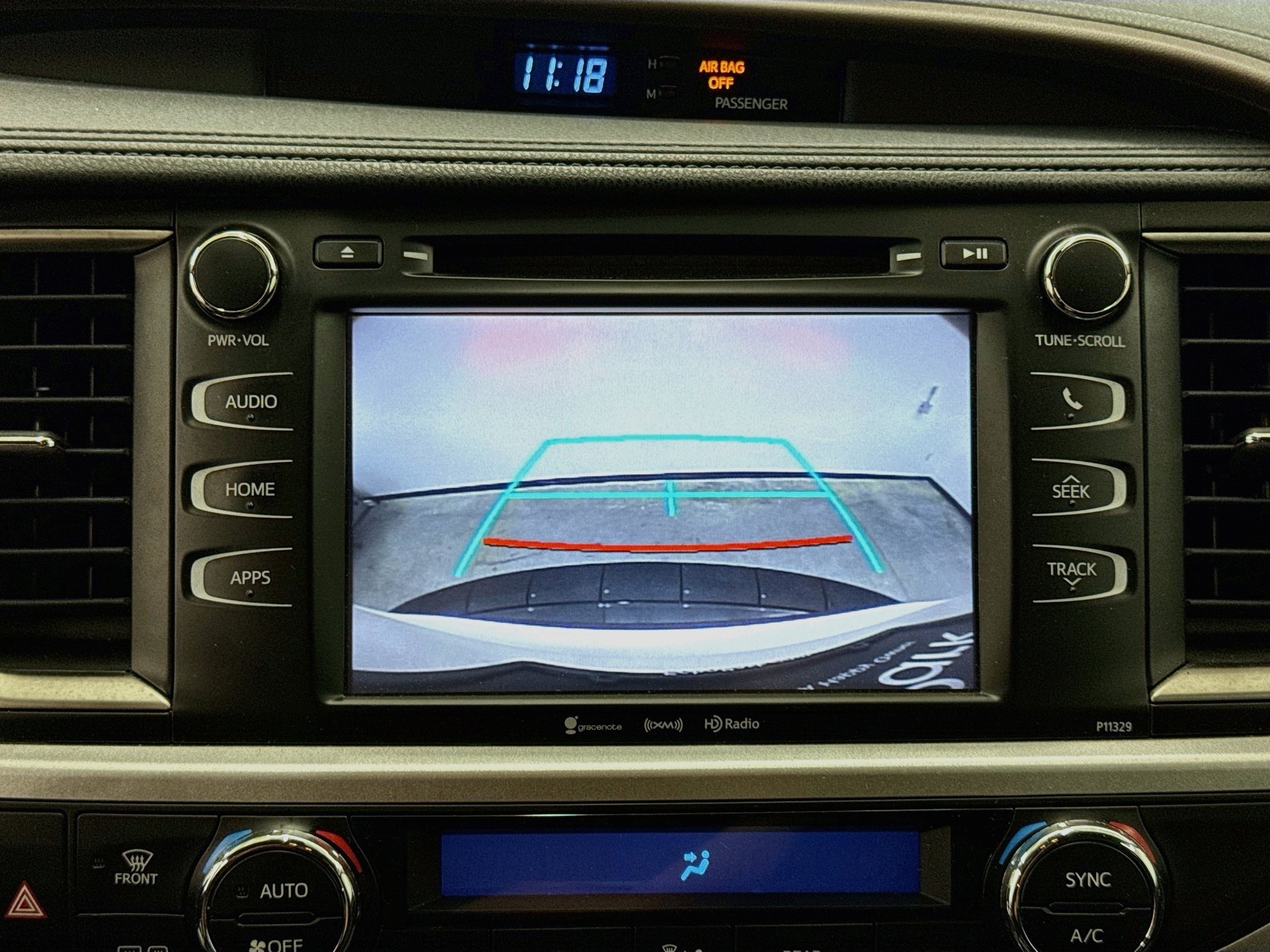 Used 2018 Toyota Highlander Plus FWD image 21