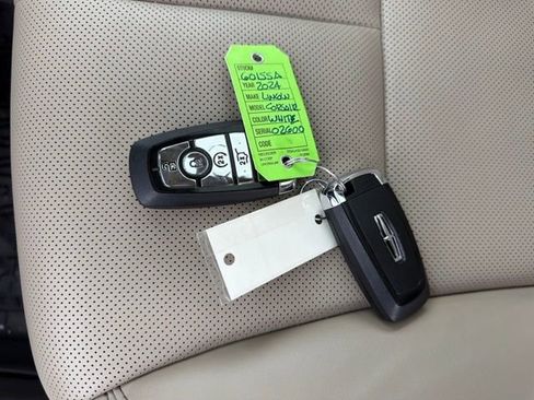 Used 2024 Lincoln Corsair AWD w/ Equipment Group 101A image 34