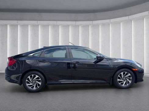 Used 2018 Honda Civic EX image 7