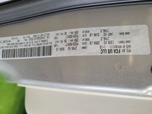Used 2018 Dodge Grand Caravan SE FWD image 33