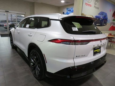 New 2025 Toyota Crown Signia image 8