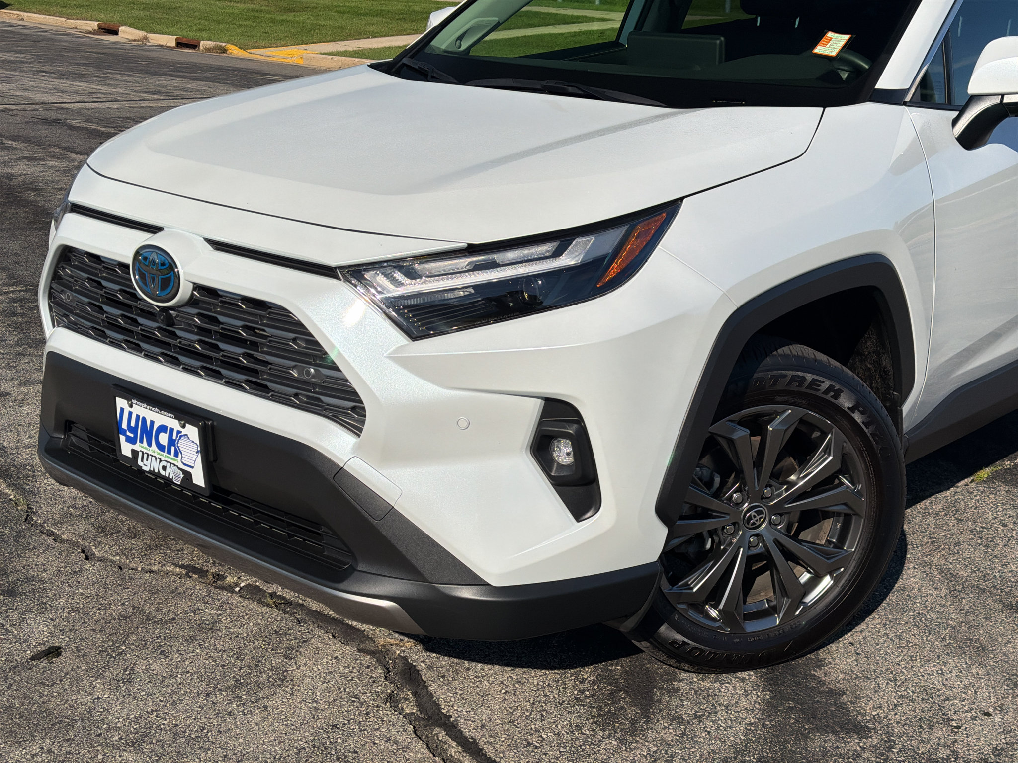 Used 2024 Toyota RAV4 Limited w/ Advanced Technology Package AWD/4WD image 8