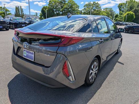 Used 2022 Toyota Prius Prime XLE FWD image 5