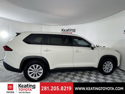 Certified 2024 Toyota Grand Highlander XLE image 5