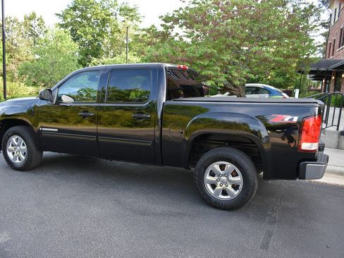 Used 2009 GMC Sierra 1500 SLT w/ Suspension Package, Off-Road image 44