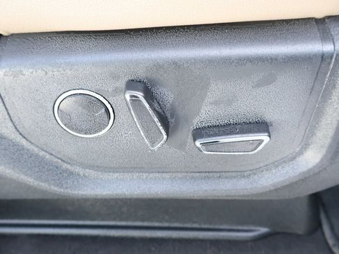 Used 2024 Ford Expedition Limited image 42