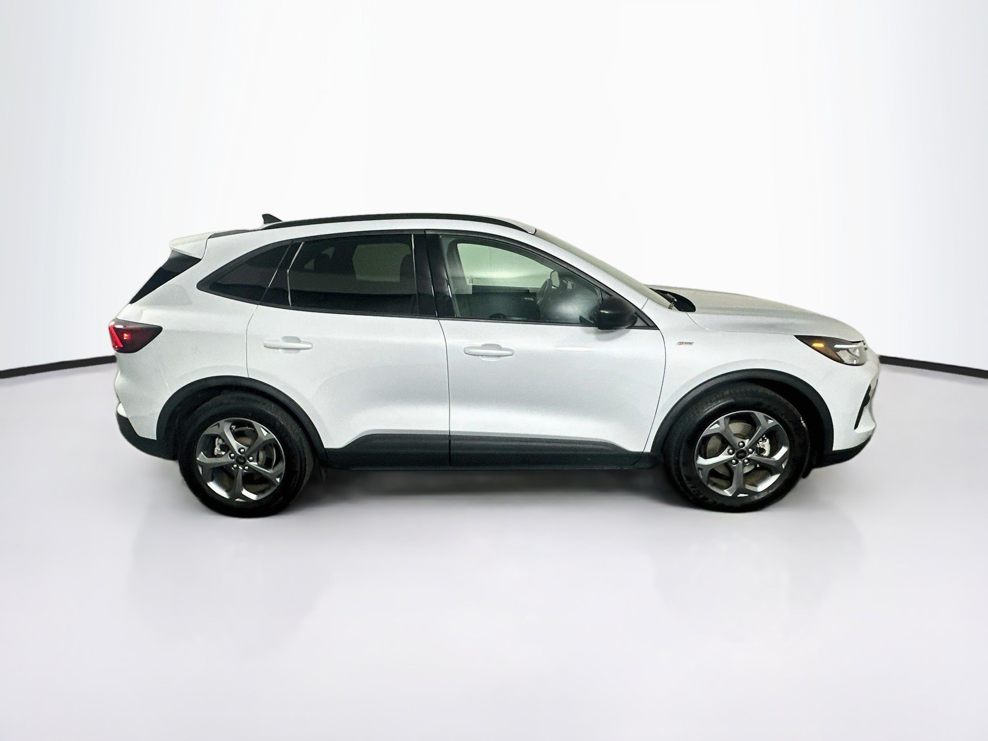 Used 2025 Ford Escape ST-Line FWD image 10