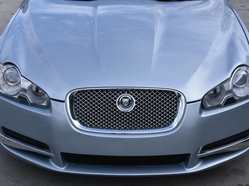 Used 2009 Jaguar XF Luxury image 12