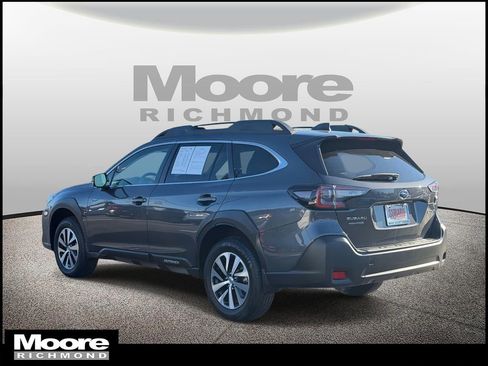 Used 2025 Subaru Outback Premium image 6