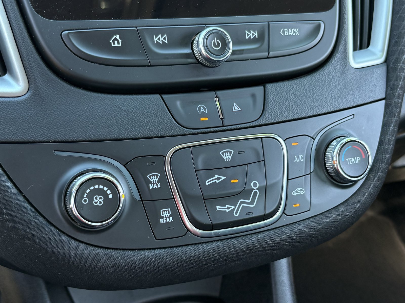 Used 2023 Chevrolet Malibu LS FWD image 29