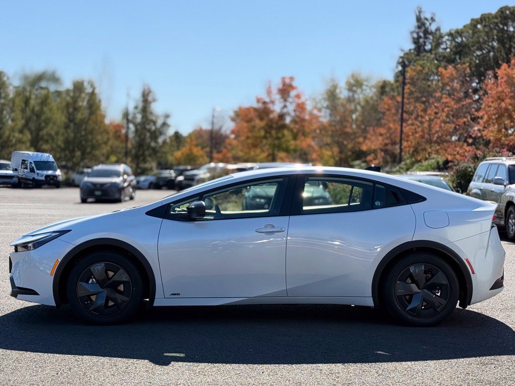 Certified 2027 Toyota Prius LE AWD/4WD image 2