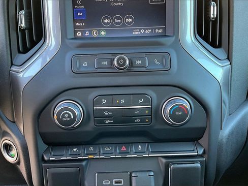 Used 2022 Chevrolet Silverado 1500 Custom image 17