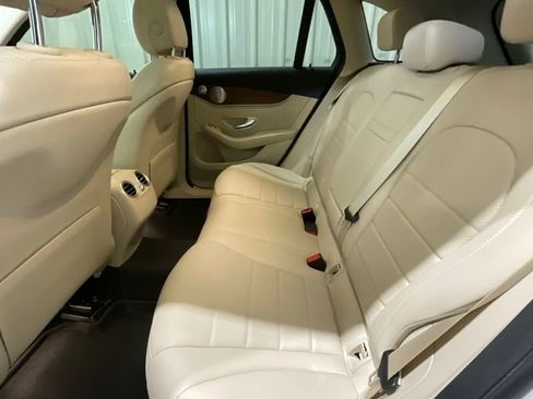 Used 2020 Mercedes-Benz GLC 300 image 13