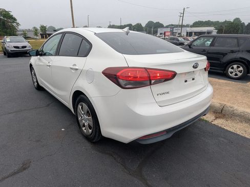 Used 2017 Kia Forte LX FWD image 5
