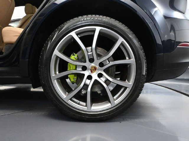 Used 2022 Porsche Cayenne E-Hybrid Coupe AWD/4WD image 9