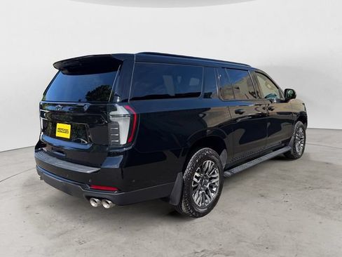 Certified 2026 Chevrolet Suburban Z71 w/ Comfort Package AWD/4WD image 5