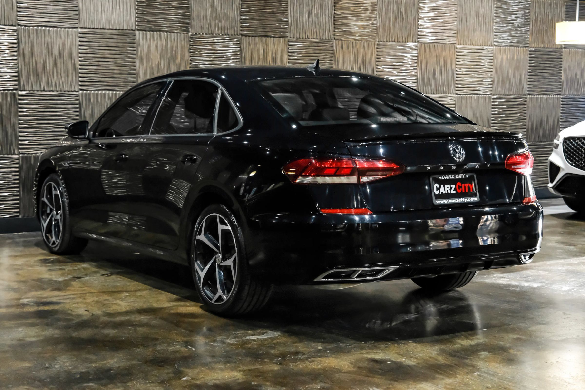 Used 2022 Volkswagen Passat 2.0T R-Line FWD image 10