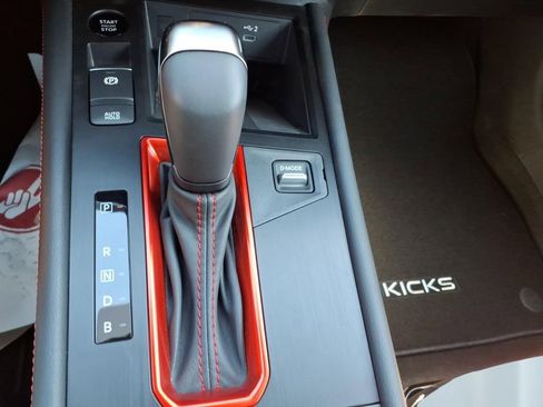 New 2026 Nissan Kicks SR w/ SR Premium Package FWD image 23