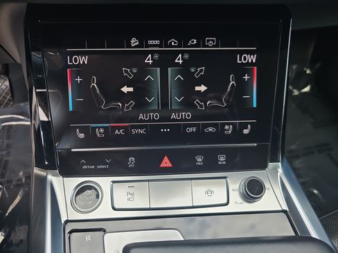 Used 2021 Audi e-tron Premium Plus w/ Premium Plus Package AWD/4WD image 18