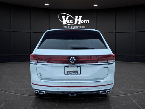 Used 2024 Volkswagen Atlas SEL Premium R-Line image 5