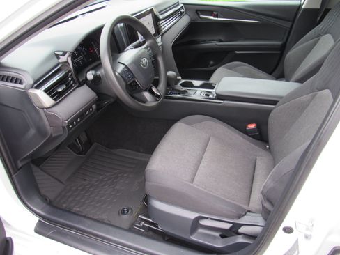 Used 2025 Toyota Camry LE FWD image 14