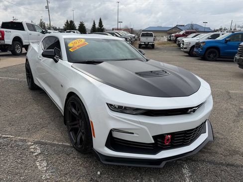 Used 2020 Chevrolet Camaro SS RWD image 7