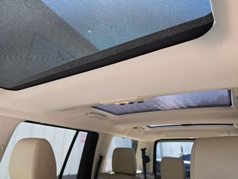 Used 2011 Land Rover LR4 HSE LUX image 18